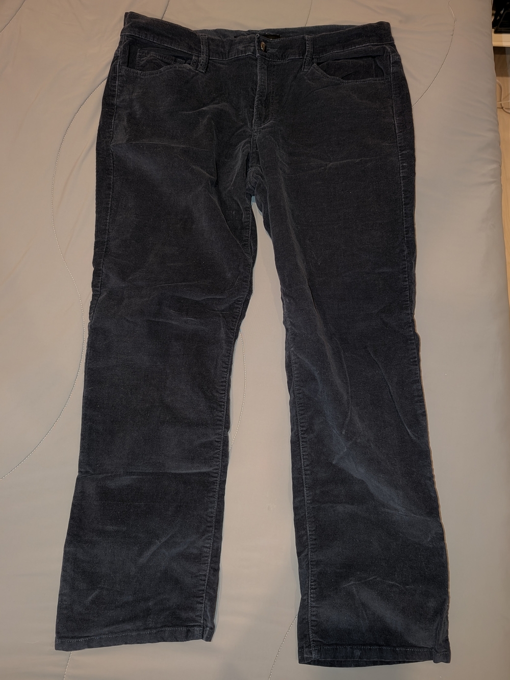 Calvin Klein Women’s Navy Blue Corduroy Straight Jeans in 14